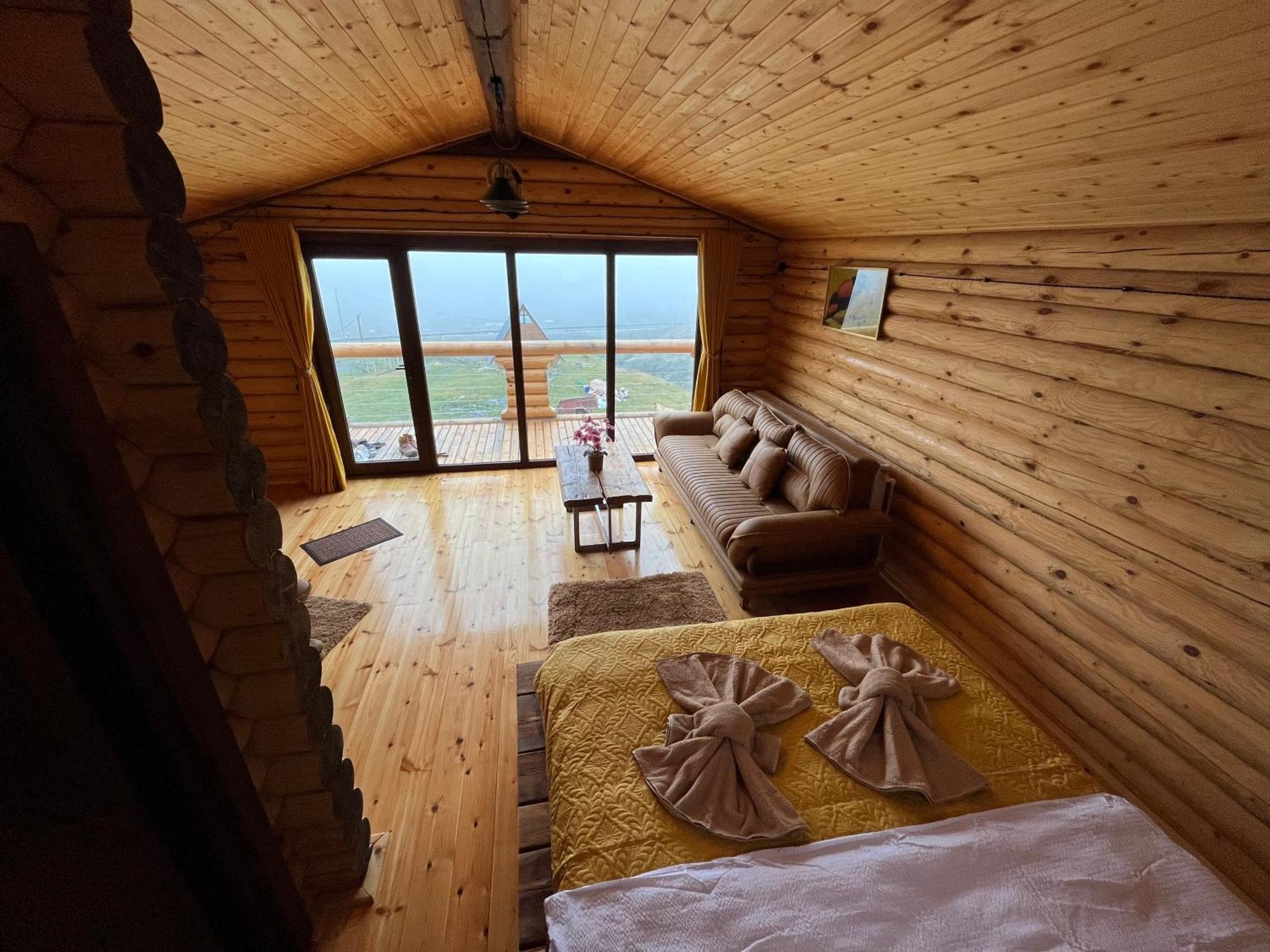 Alone Cottage Kazbegi 外观 照片