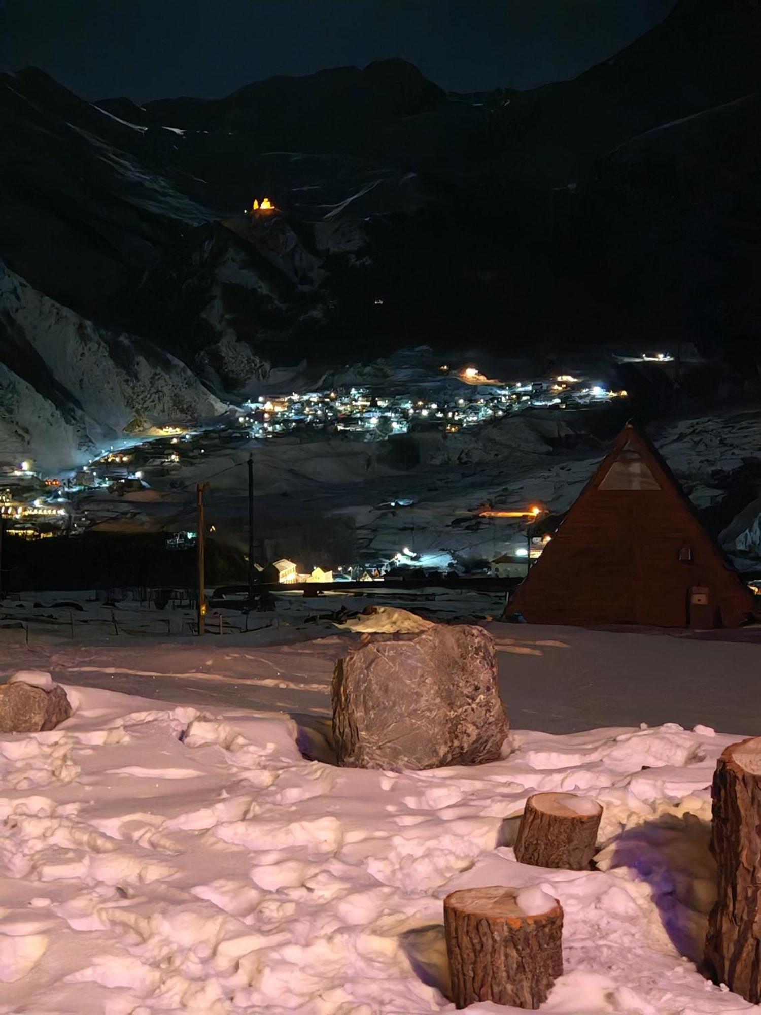 Alone Cottage Kazbegi 外观 照片