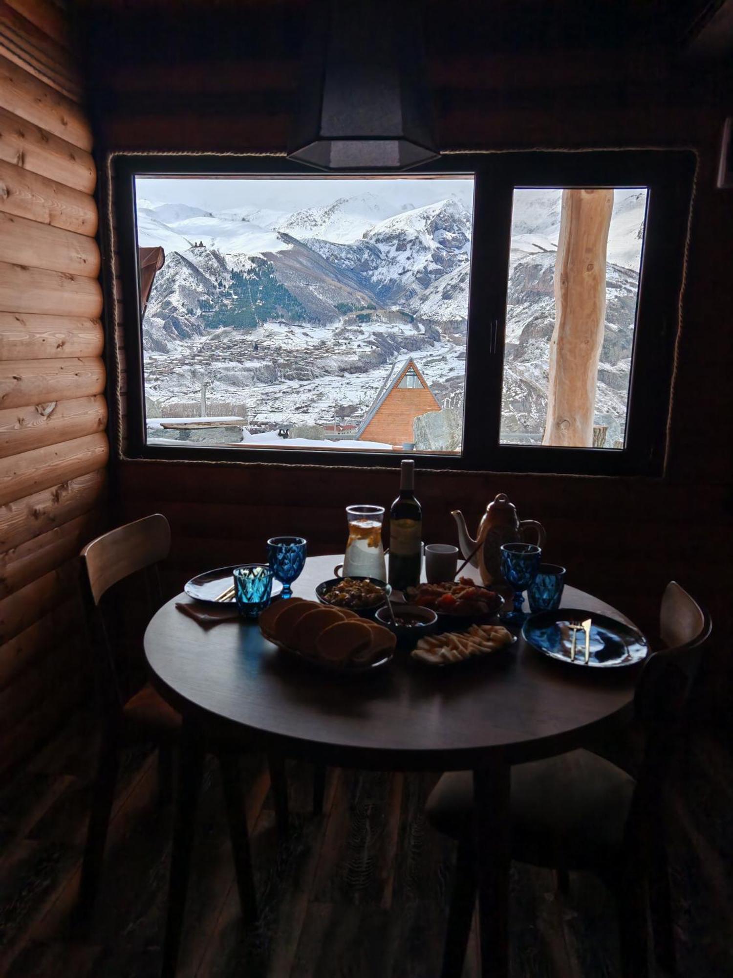 Alone Cottage Kazbegi 客房 照片