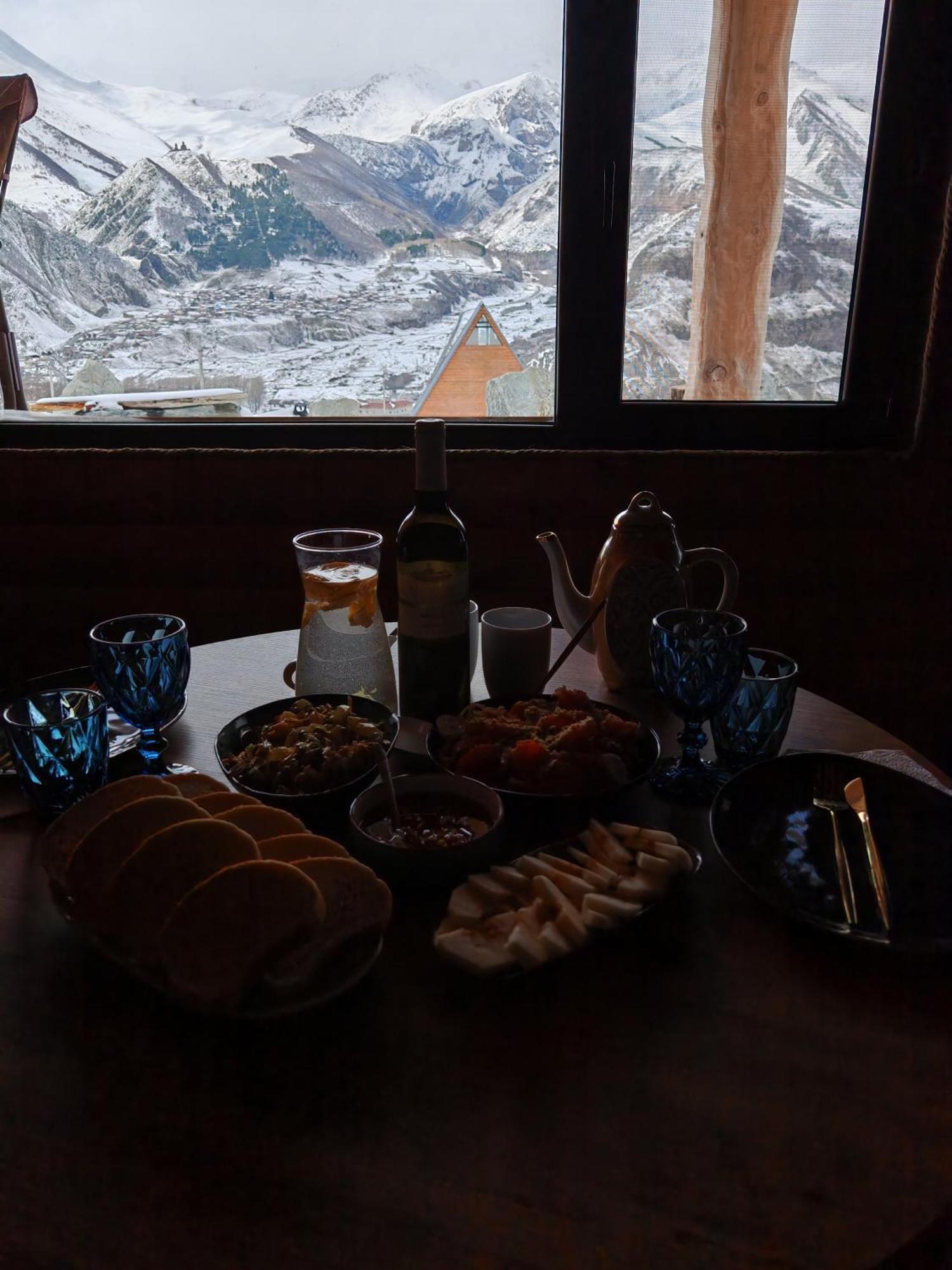 Alone Cottage Kazbegi 客房 照片
