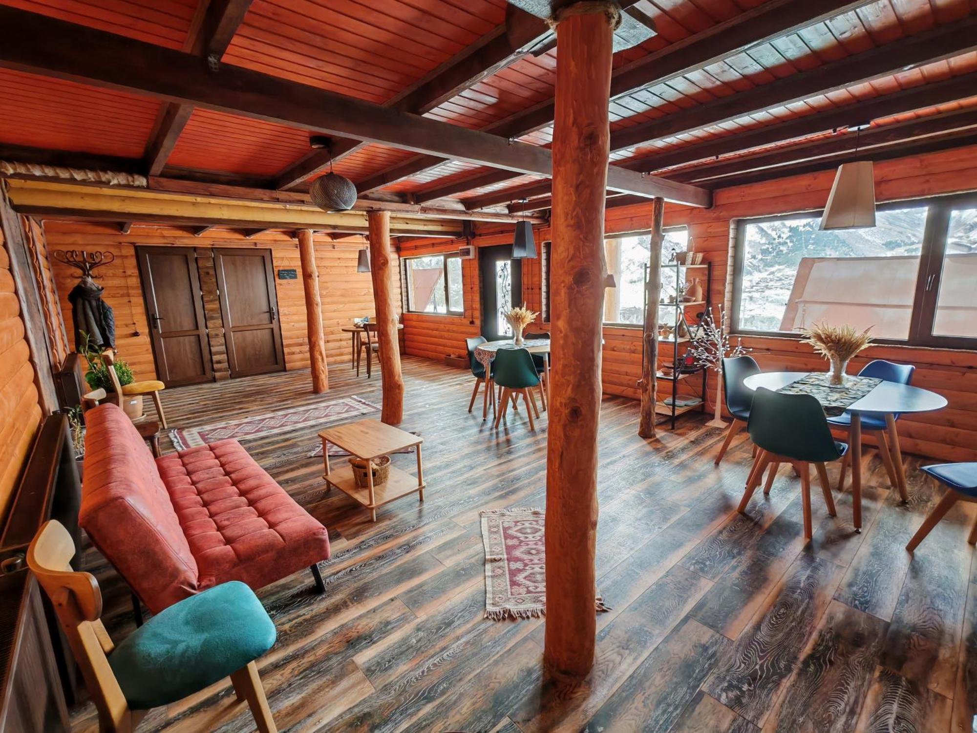 Alone Cottage Kazbegi 客房 照片